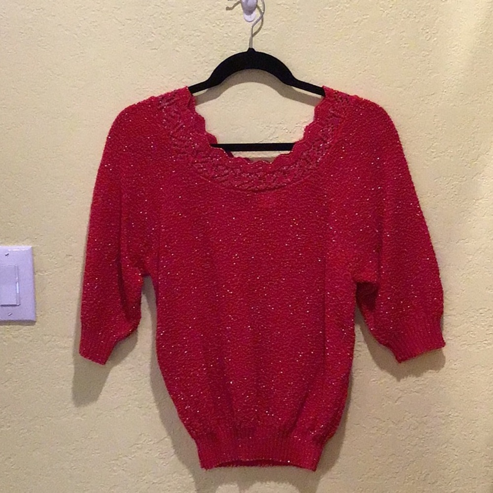 Classic Red Crew Neck Sweater with Soft Knit Texture z12